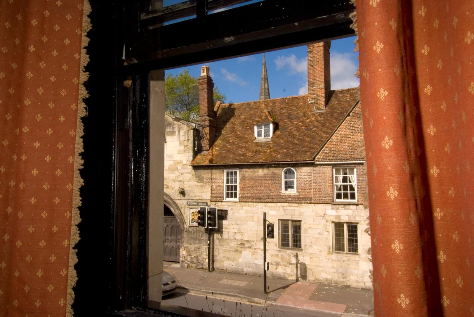 Hotel Chapter House 3*
